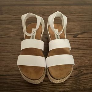 Steve Madden Kimmie sandal- white
